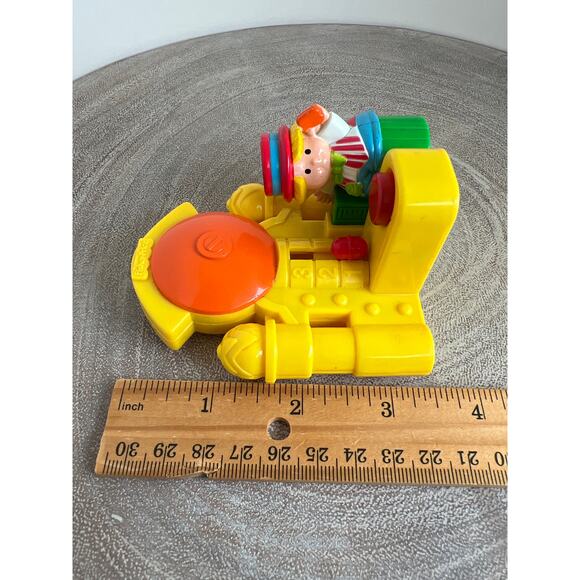 McDonald’s Kids Meal Fisher-Price Little People Mattel 2004 Carnival Game - Picture 5 of 6
